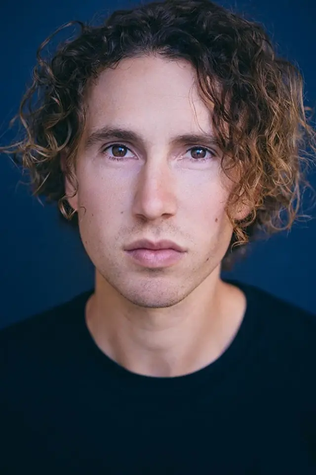 Photo Cameron Crosby