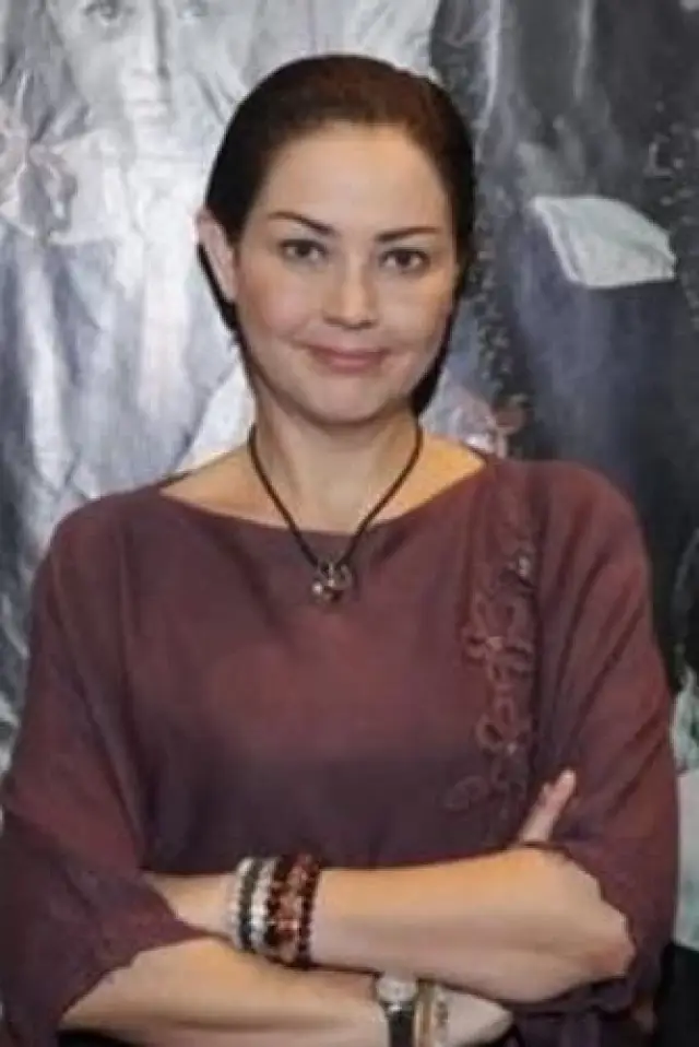Photo Rowiena Umboh