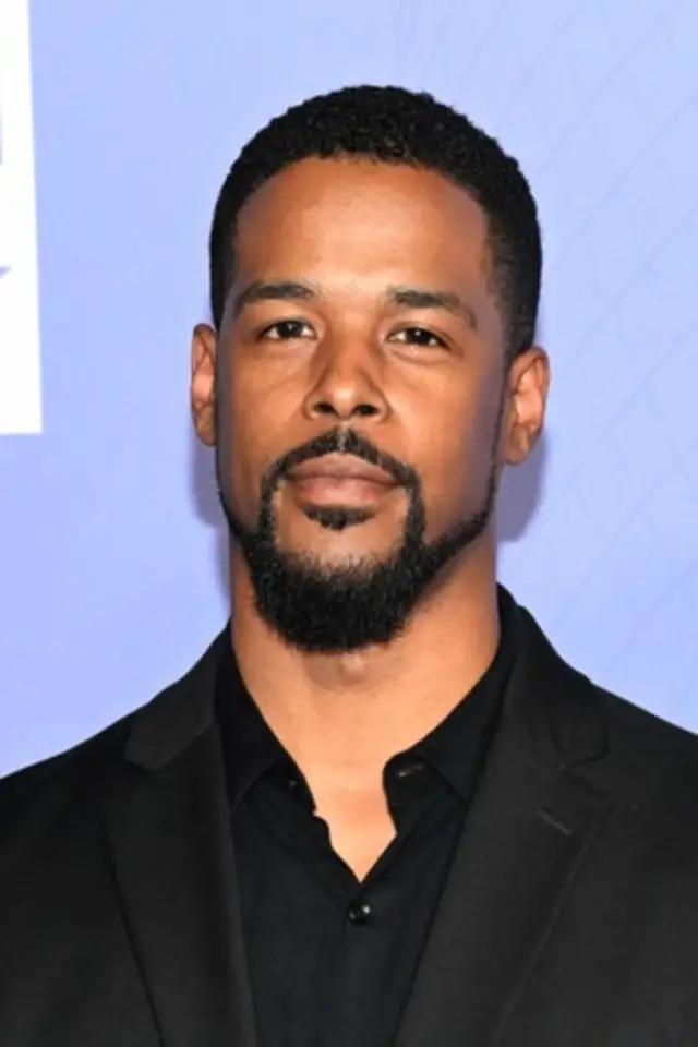 Photo Gregg Wayans