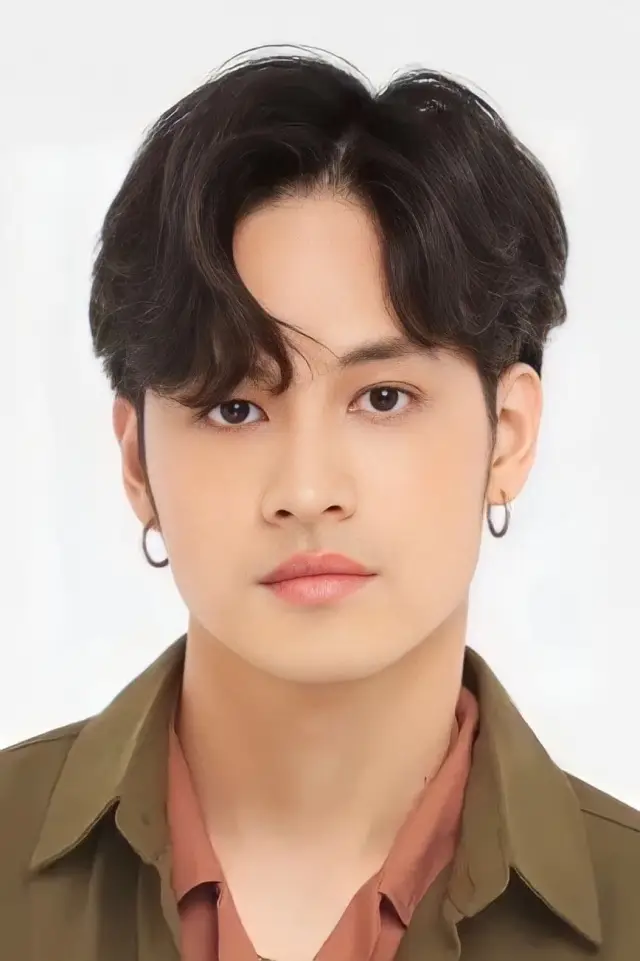 Photo Jirayu La-ongmanee