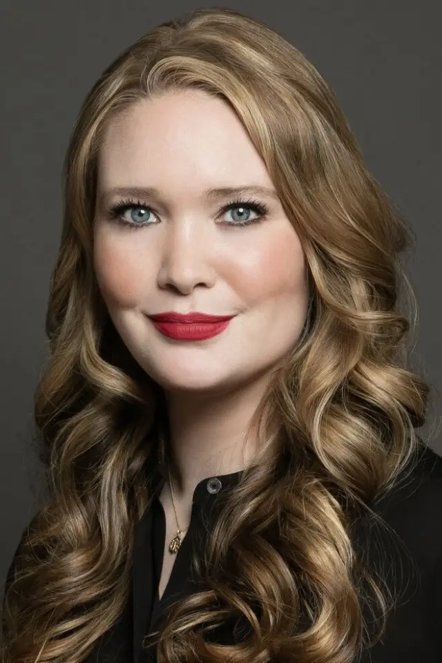 Photo Sarah J. Maas
