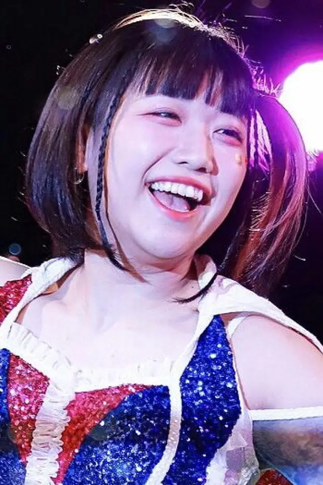 Photo Momoka Hanazono