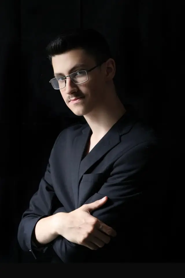 Photo Adam Oros