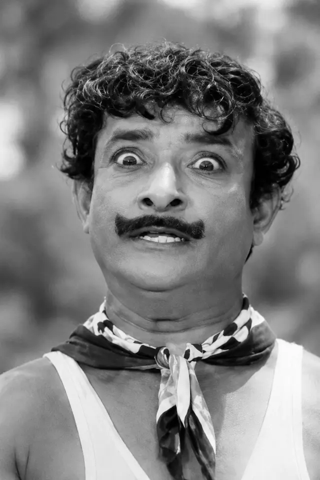 Photo Loose Mohan