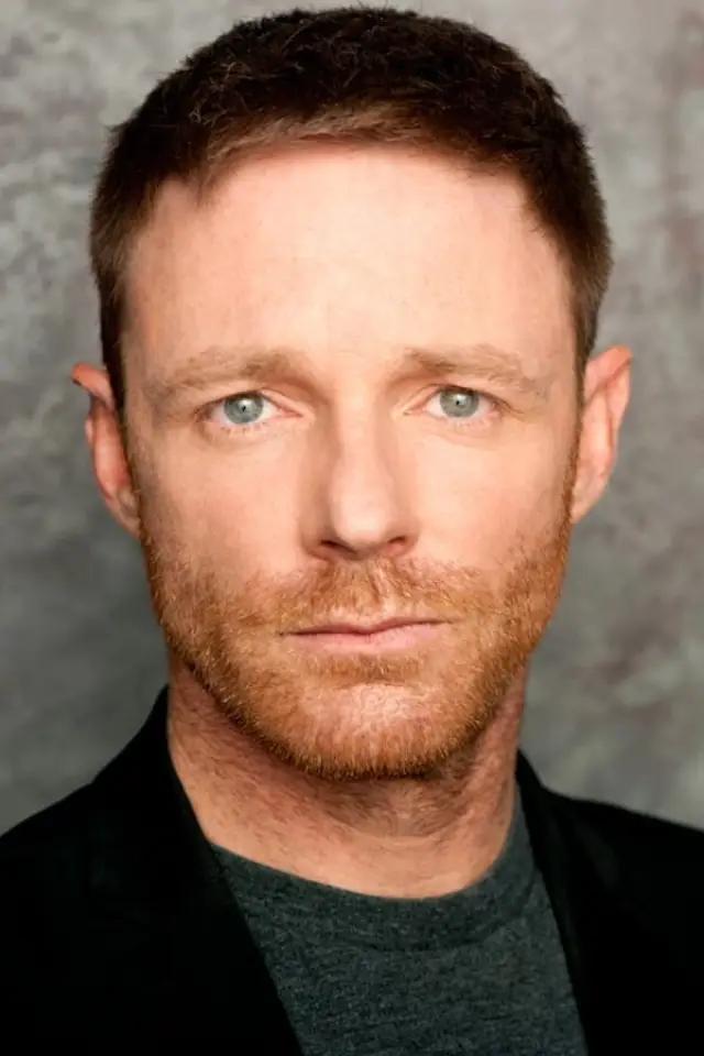 Photo Mackenzie Astin