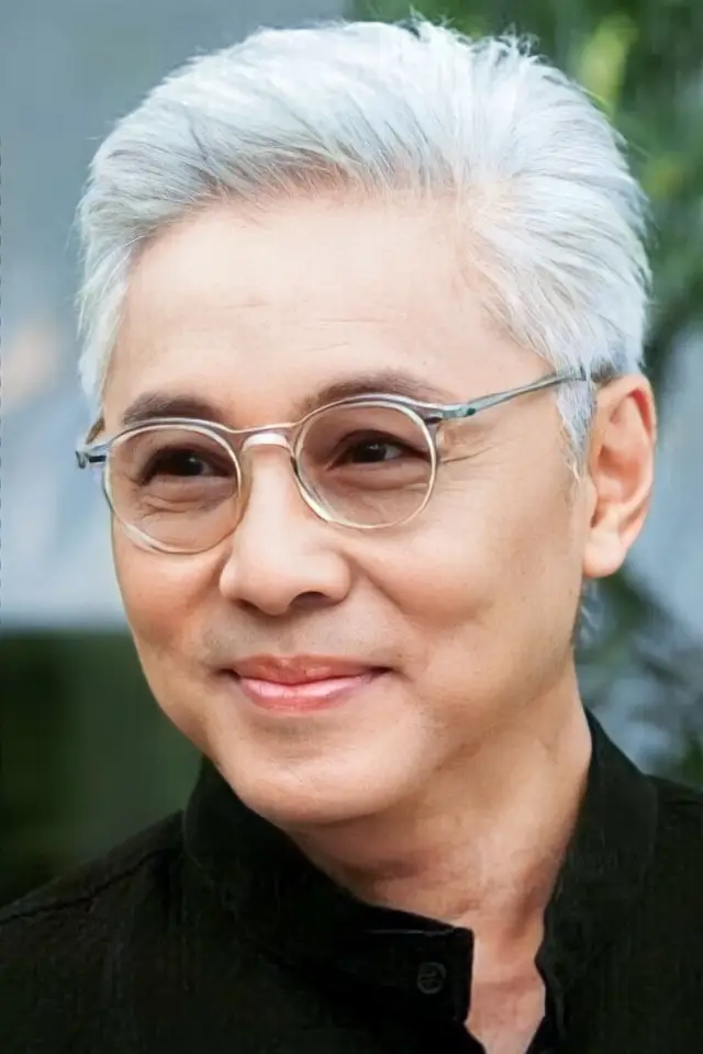 Photo Noppol Gomarachun