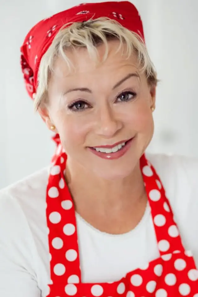 Photo Debi Derryberry