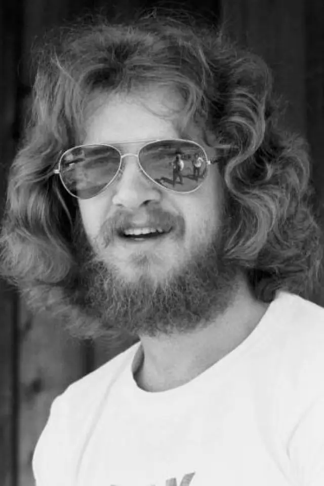 Photo Lee Loughnane