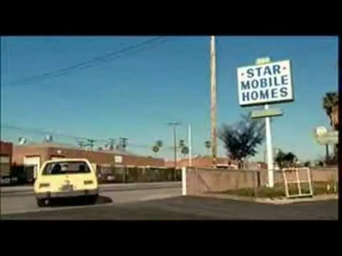 Video for the film 10 Items or Less — TRAILER "DAME 10 RAZONES