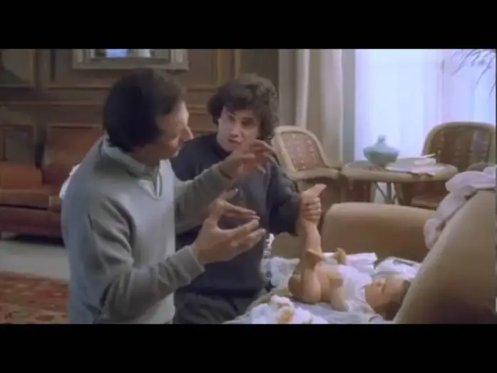 Video for the film Three Men and a Cradle — Trois hommes et un couffin ( bande annonce )