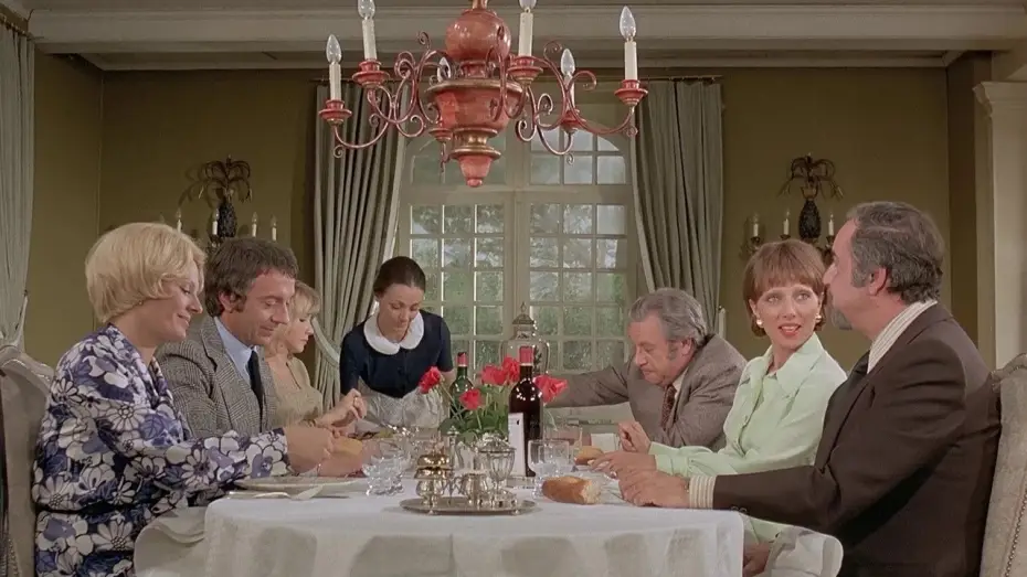 Video for the film The Discreet Charm of the Bourgeoisie — Le charme discret de la bourgeoisie de Luis Buñuel