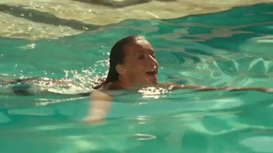Video for the film The Swimming Pool — LA PISCINE | Extrait - Baignade au soleil