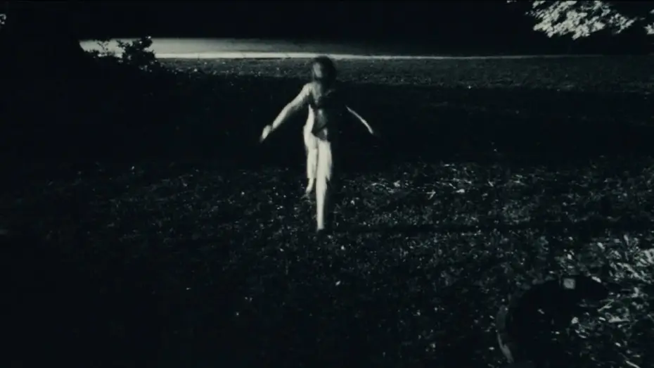 Video for the film Weapons — Tráiler Oficial 2 en español