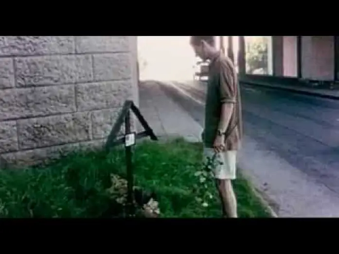 Video for the film Dog Days — Hundstage (2001) TRAILER