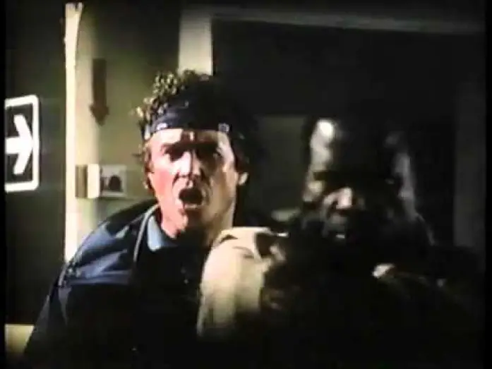 Video for the film Shoot to Kill — PERSECUCION MORTAL_1988 (Trailer)