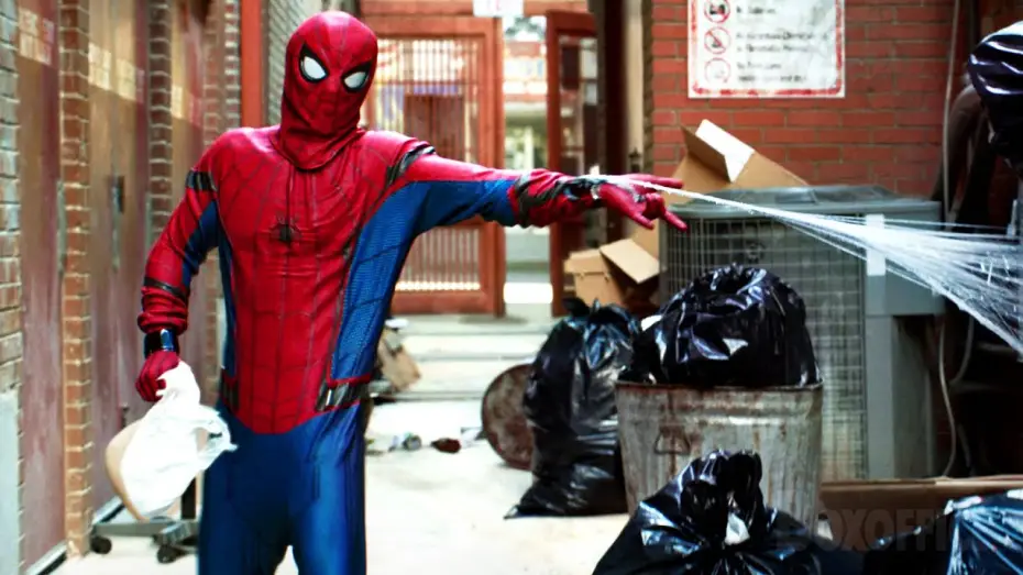 Video for the film Spider-Man: Homecoming — Salut, je suis Spider-Man | Caméo de Stan Lee | Spider-Man : Homecoming | Extrait VF
