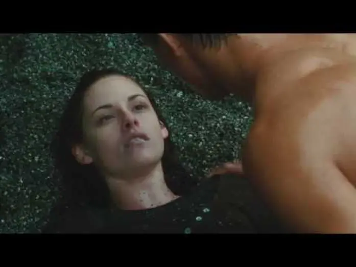 Video for the film The Twilight Saga: New Moon — TWILIGHT, CHAPITRE 2 : TENTATION - Bande Annonce [VOST]