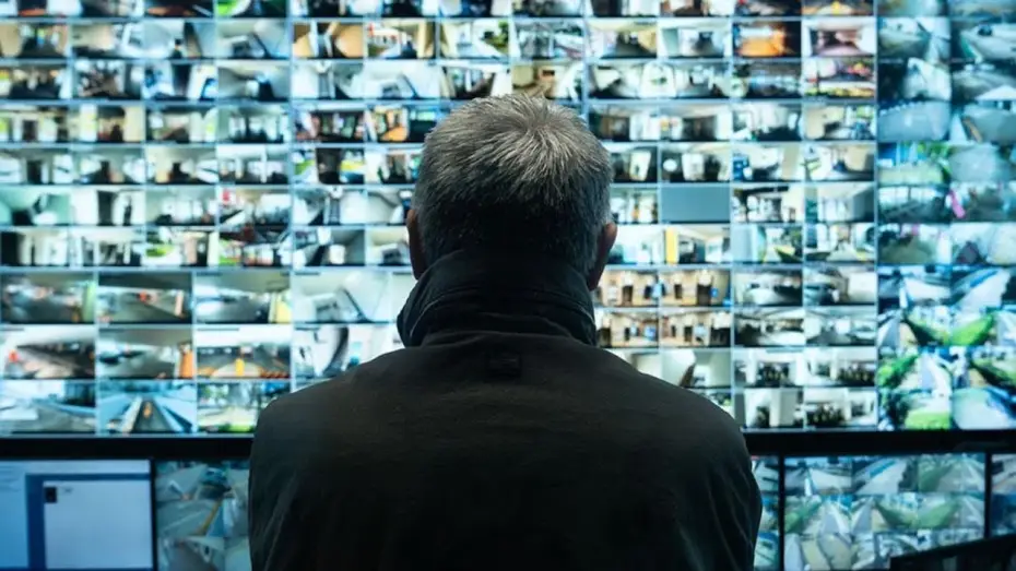 Video for the film Stranger Eyes — Trailer [Subtitled]