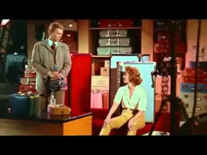 Video for the film Peeping Tom — Clip (OmdU)