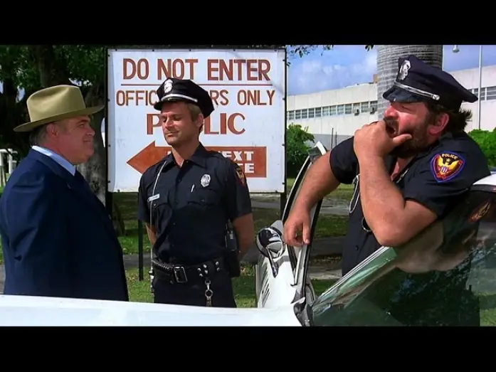 Video for the film Crime Busters — I due superpiedi quasi piatti (Trailer)