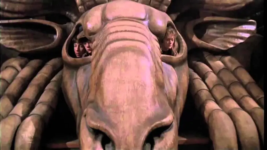 Video for the film Young Sherlock Holmes — Le secret de la pyramide