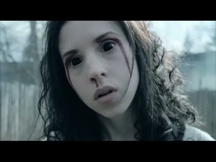 Video for the film Ginger Snaps Back: The Beginning — Ginger Snaps 3: El origen (Trailer)