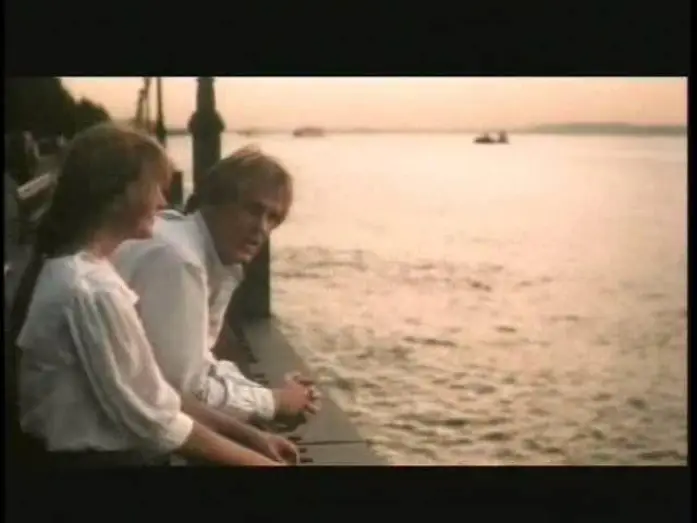 Video for the film The Prince of Tides — "The Prince of Tides" - LONGER SCENE! - Tom & Savannah (at the seaport)