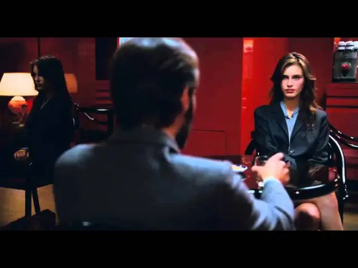 Video for the film Young & Beautiful — Joven y bonita - Trailer subtitulado en español
