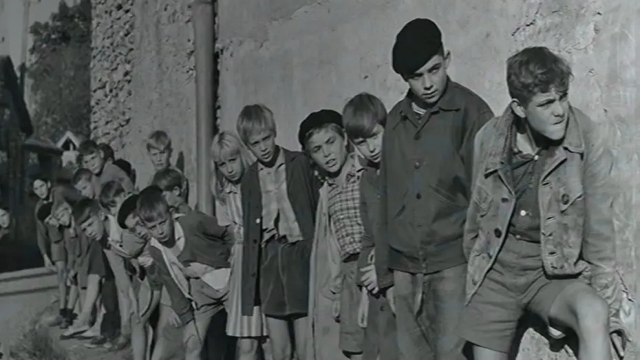 Video for the film War of the Buttons — Schulfilm: Krieg der Knöpfe (DVD / Vorschau)