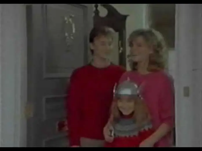 Video for the film Adventures in Babysitting — Trailer Español : Aventuras en la Gran Ciudad.avi