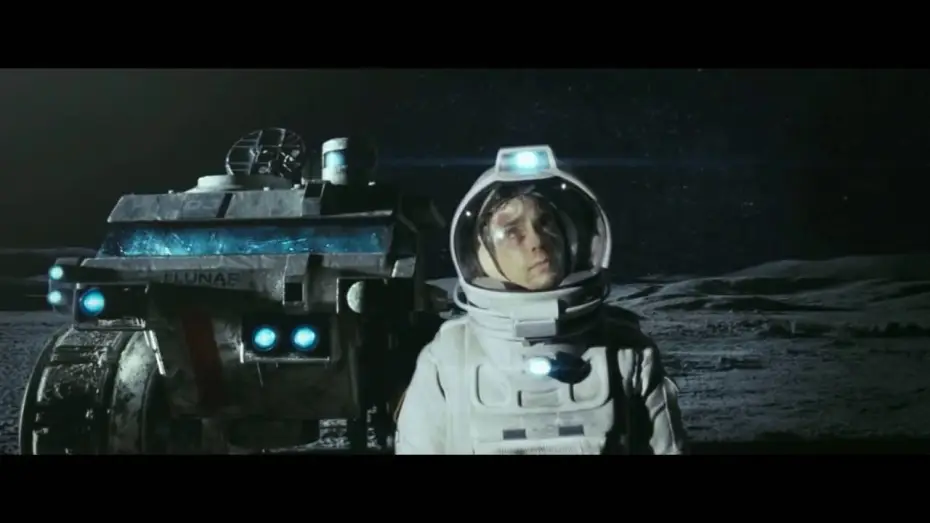 Video for the film Moon — Moon - Tráiler Oficial Castellano HD