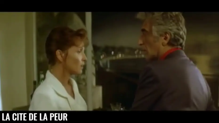 Video for the film Fear City: A Family-Style Comedy — Scène culte - La Cité de la peur - Juste un doigt