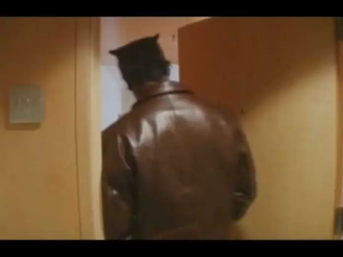 Video for the film Full Frontal — Full Frontal (Trailer español)