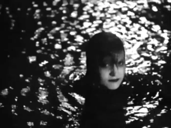 Video for the film Carnival of Souls — El Carnaval De Las Almas (Carnival of Souls) (Herk Harvey, EEUU, 1962) - Original Trailer