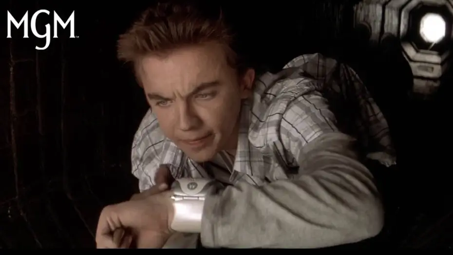 Video for the film Agent Cody Banks 2: Destination London — Cody Spies on Lord Duncan