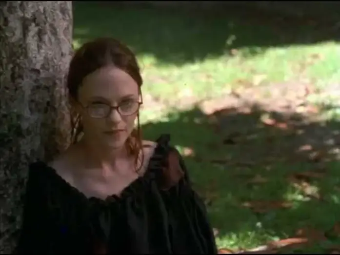 Video for the film May — May: Die Schneiderin des Todes (2002) - Trailer (deutsch)