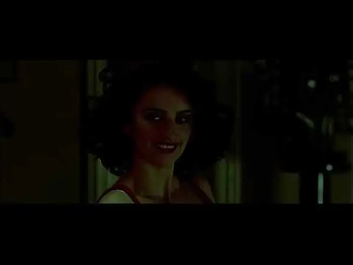 Video for the film Head in the Clouds — Juegos De Mujer - Tráiler VE