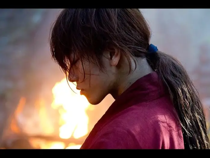 Video for the film Rurouni Kenshin Part I: Origins — KENSHIN, EL GUERRERO SAMURAI de Keishi Otomo (Trailer español)