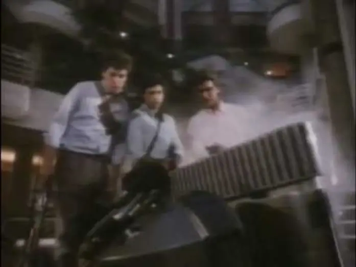 Video for the film Chopping Mall — SHOPPING (1986) - Chopping Mall (Trailer) GERMAN