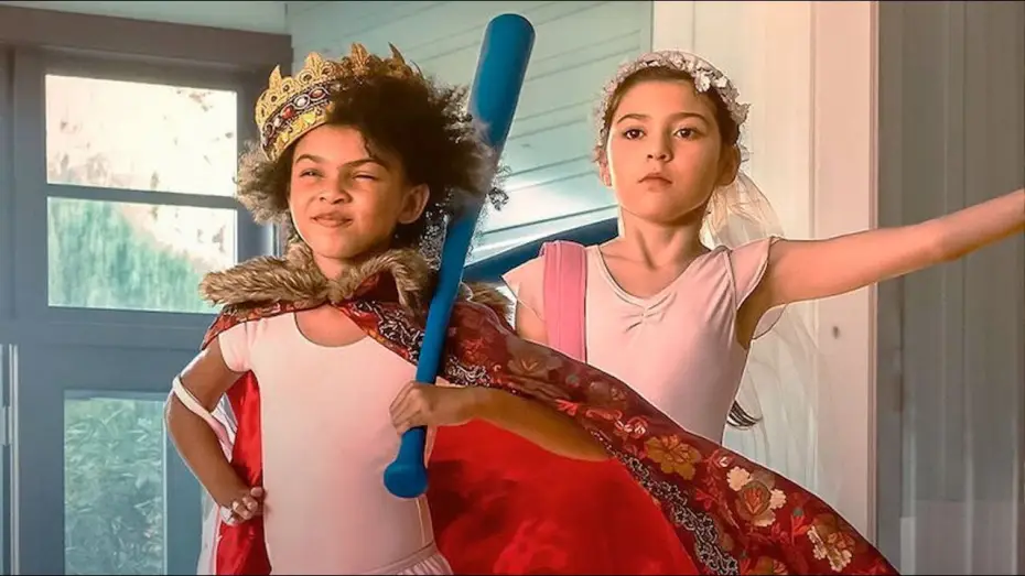 Video for the film Ivy + Bean: Doomed to Dance — Eva y Beba: Condenadas A Bailar (Trailer español)