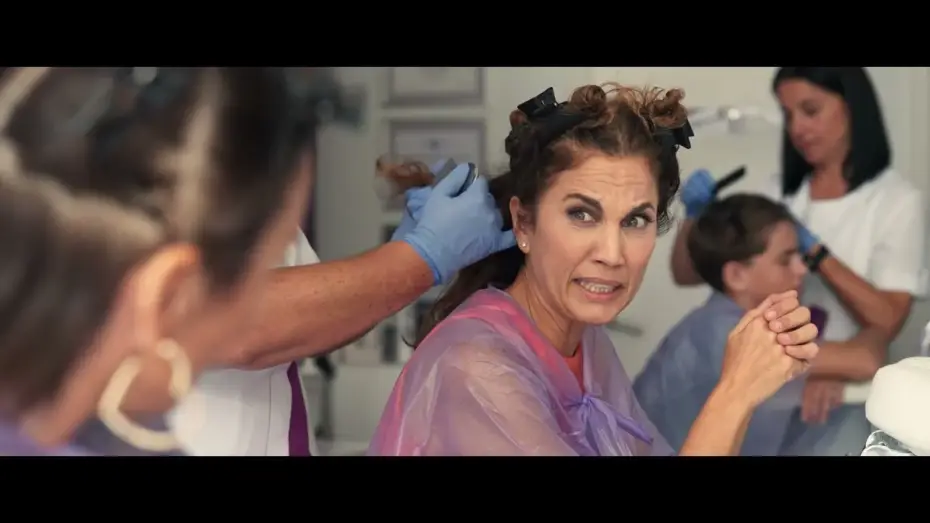 Video for the film Father There is Only One 4 — La familia más divertida se va de boda