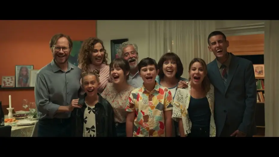 Video for the film Father There is Only One 4 — ¡La familia más divertida se va de boda!