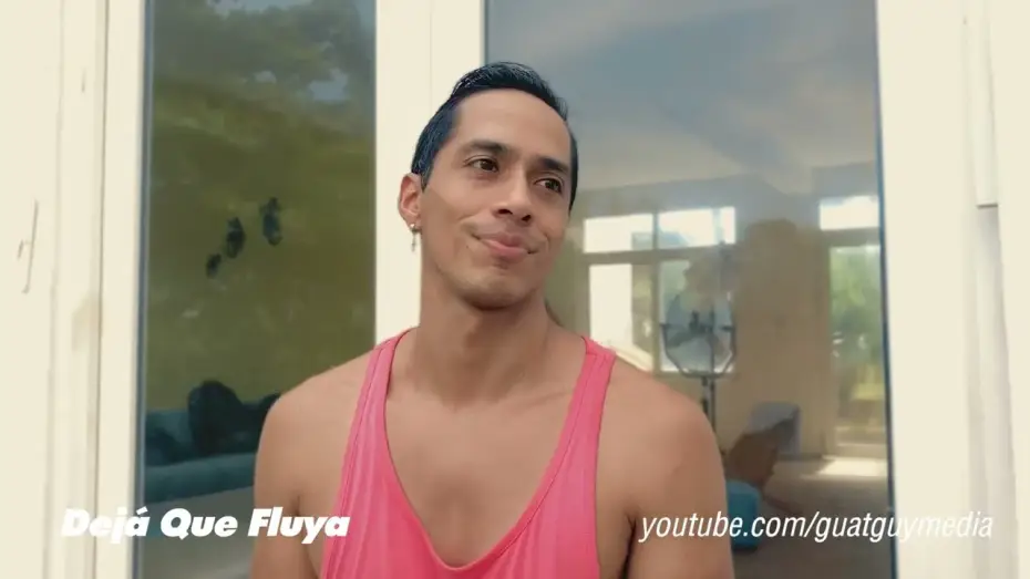 Video for the film Let It Flow — Clip "DEJÁ QUE FLUYA - "Que desconfianza la de esta familia"