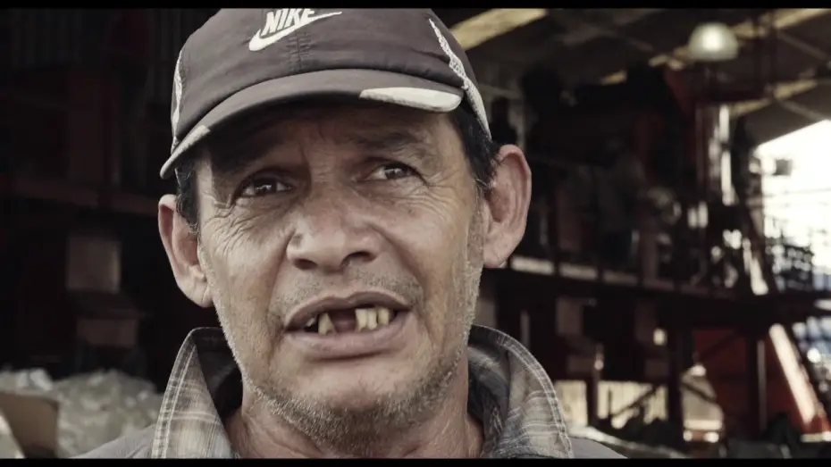 Video for the film Nueva mente — 'Nueva mente', de Ulises de la Orden - Trailer