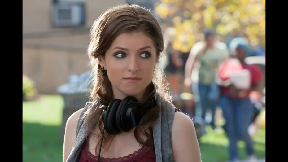 Video for the film Pitch Perfect — Clip: "The Bellas Remix 'Just the Way You Are'"