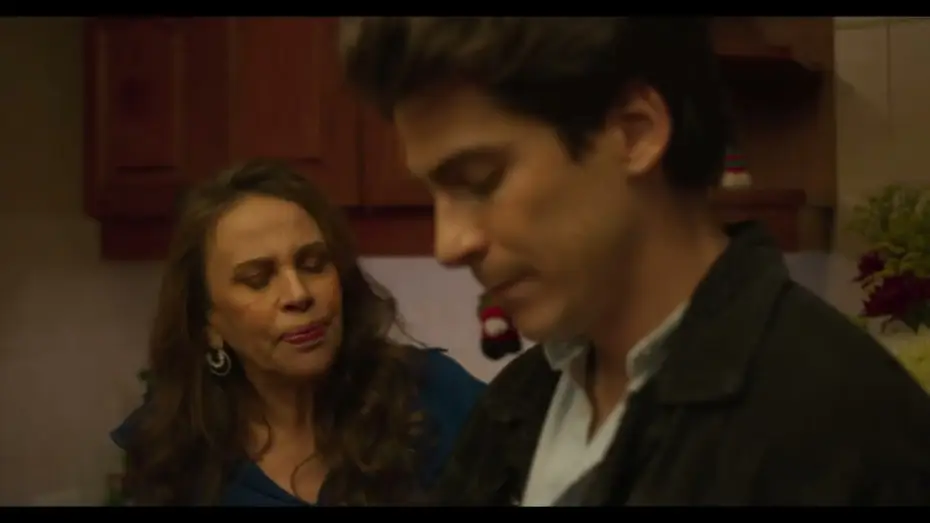 Video for the film Colibrí — Colibrí l "Como va el trabajo?" Clip