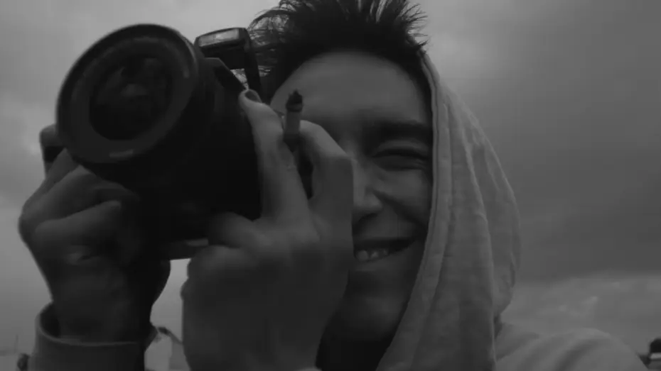 Video for the film Amos, Vogel — AMOS, VOGEL - OFFICIAL TRAILER (2024)