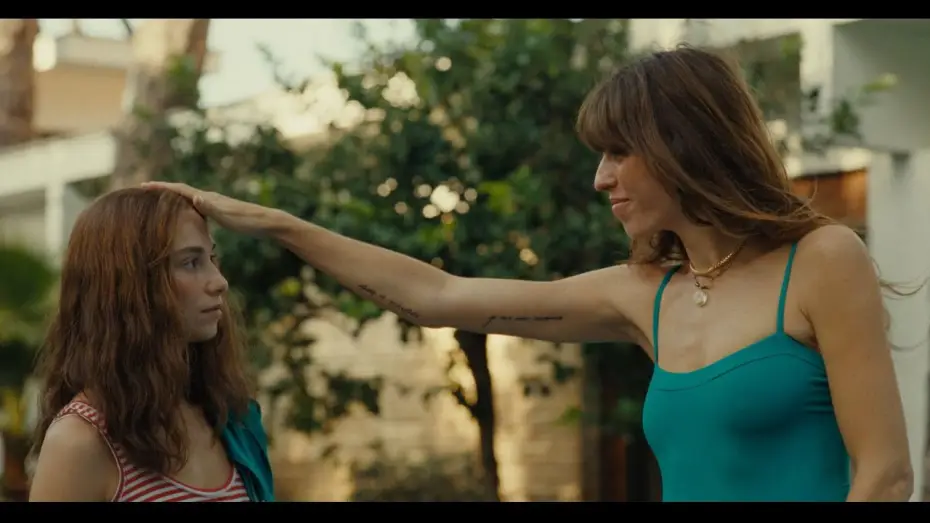 Video for the film Quasi a casa — Official Trailer