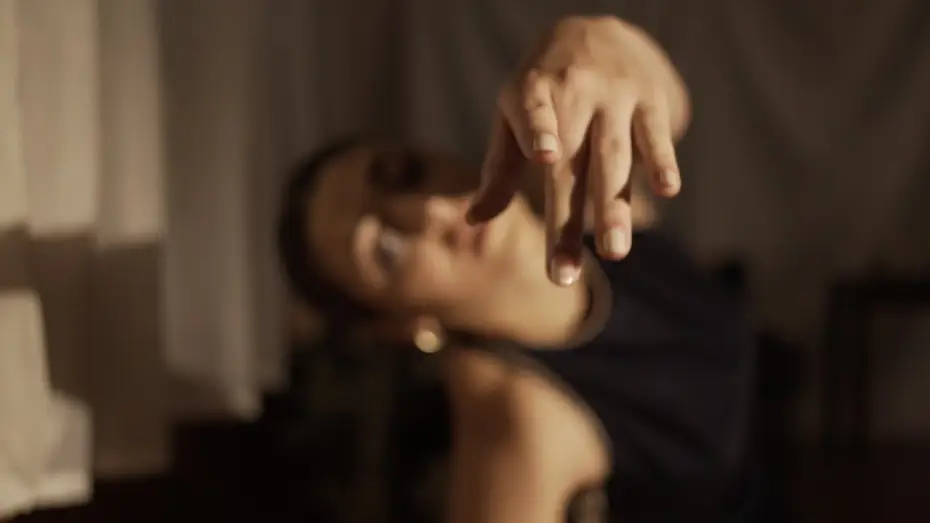 Video for the film Waiting — La Espera (trailer) - Cortometraje de Videodanza