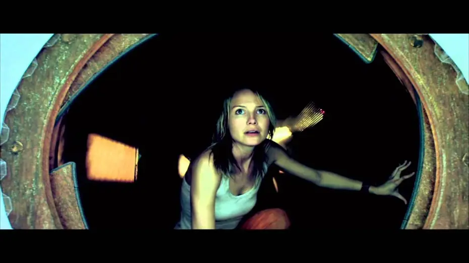 Video for the film Crawlspace — Crawlspace - Dunke Bedrohung Trailer deutsch, german